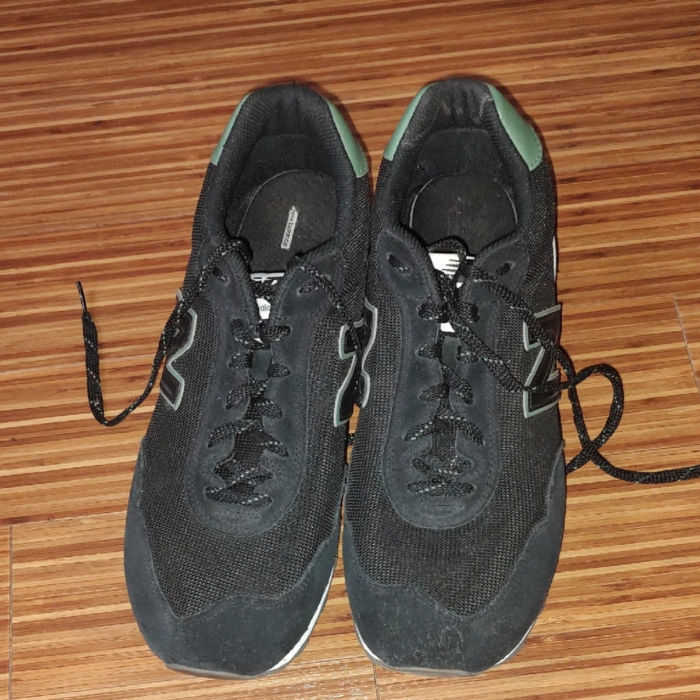 New Balance Black and Green Sneakers